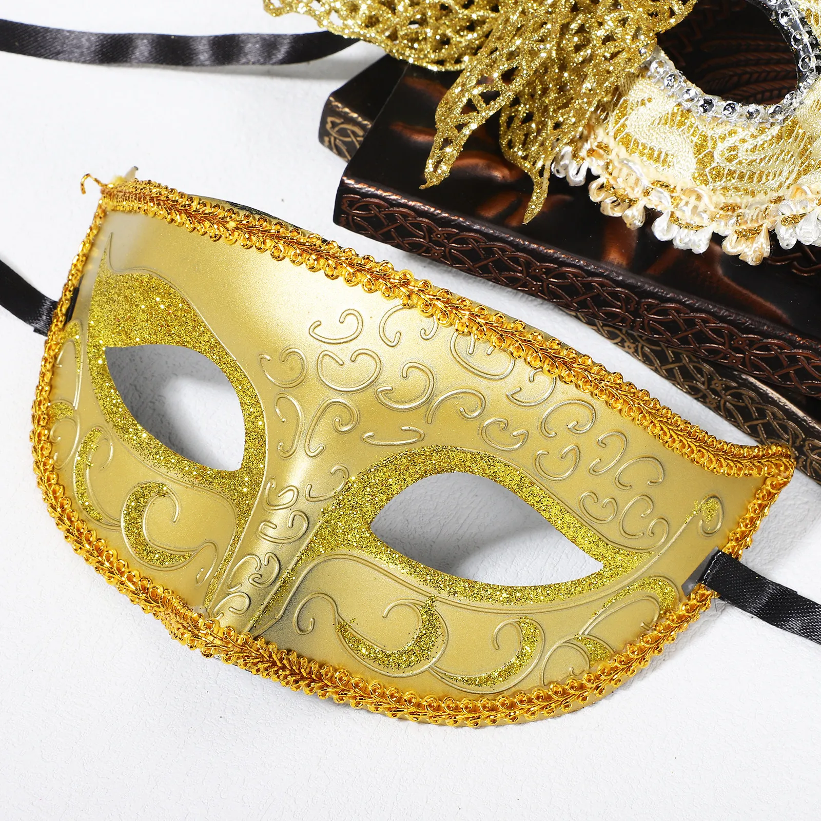 

2Pcs Masquerade Masks Elegant Vintage Mask Set for Adults Party Costume Accessories Decorative Festival Wear