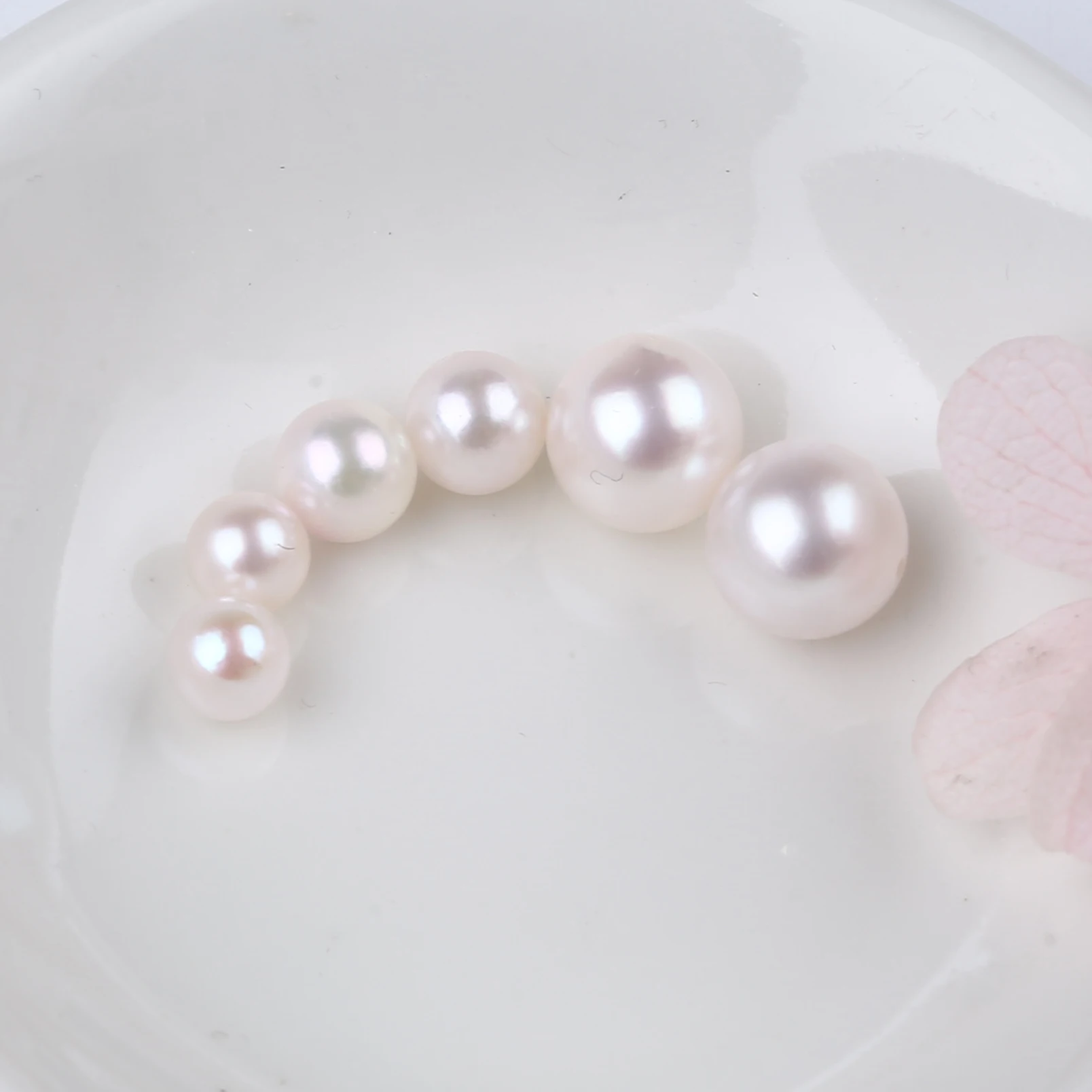 AAA Good Quality Different Size Bright Light White perfect Round Pearl For Earring or Necklace Making