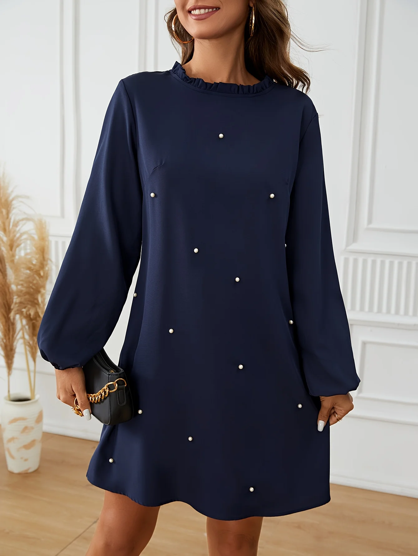 Cross border European and American women\'s autumn and winter fashion trend pearl embellishment collar lantern long sleeved dress