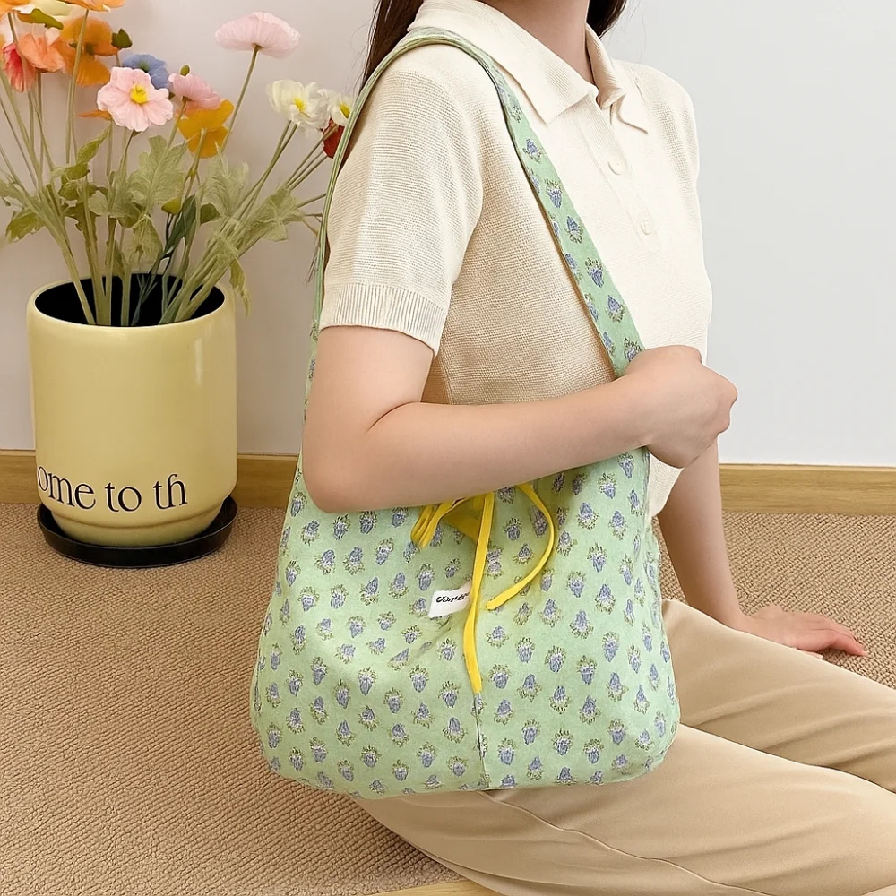 

Simple Cloth Double Sided Vest Bag Bowknot Leisure Flower Shoulder Bag Commuting Japanese Style Canvas Crossbody Bag Outdoor