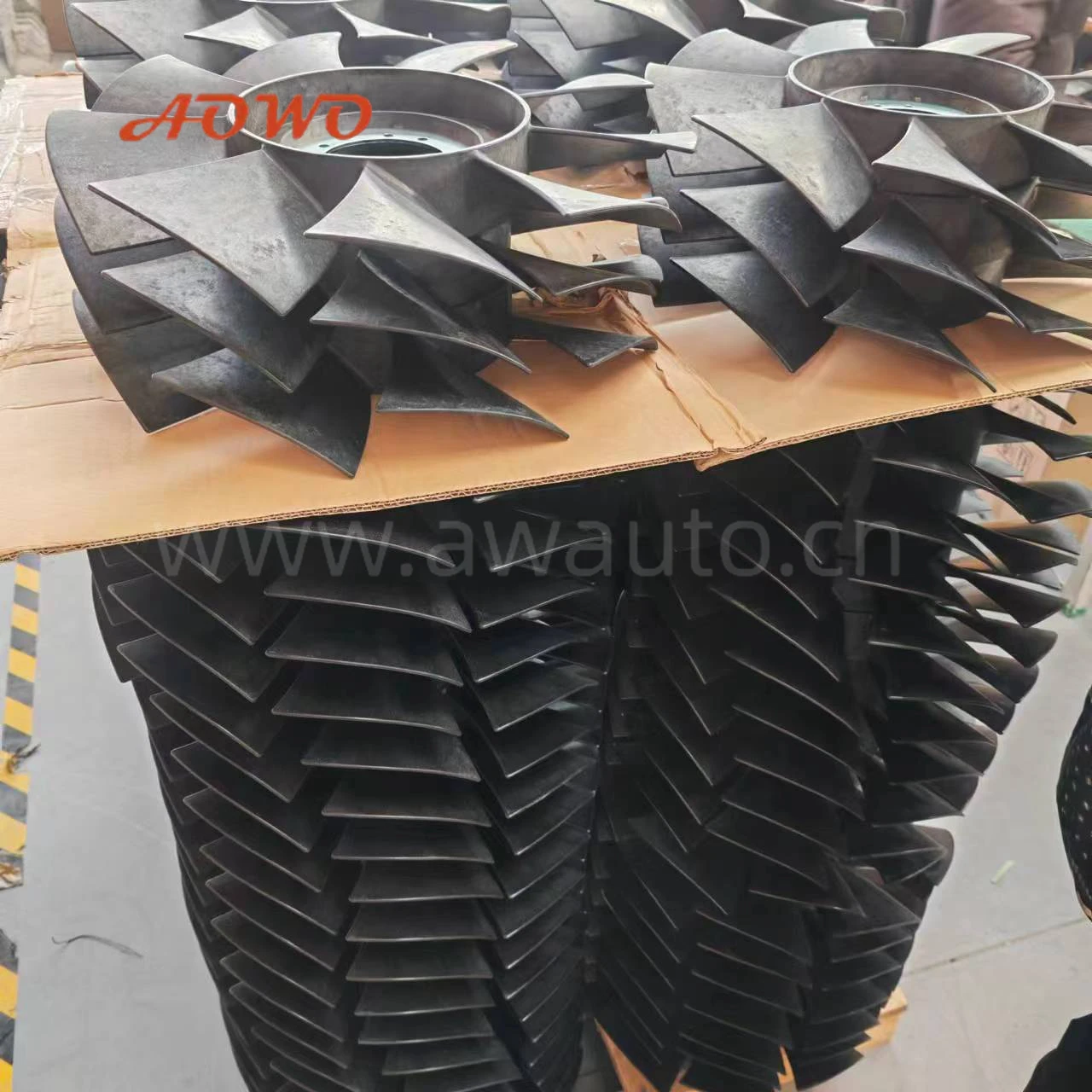 51066007031 51066007019 51066007026   قابض المروحة للرجل أنظمة التبريد الأخرى أجزاء الشاحنات مروحة المبرد