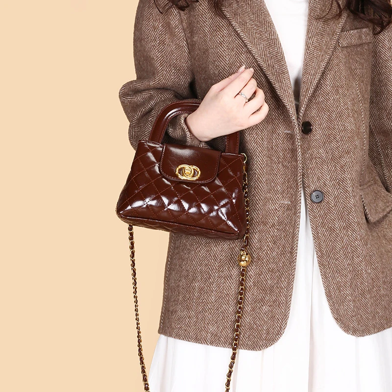 

Women Luxury High End Leather Fashion Crossbody Bag Elegant Designer Shoulder Tote Handbag For City Lifestyle