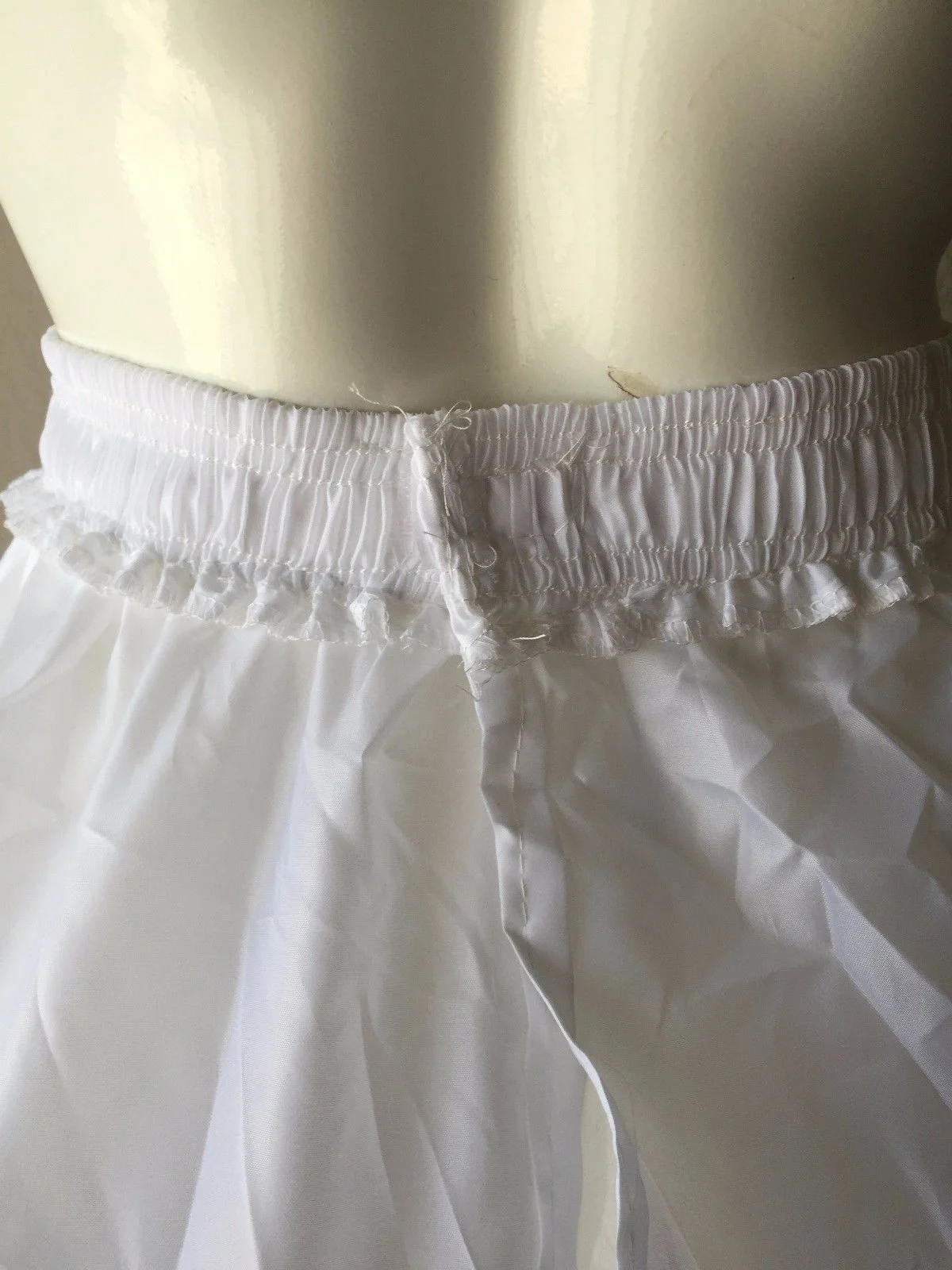 4-Ring Putih Petticoat Renaissance Fair Kostum Pernikahan Gaun Crinoline Rok