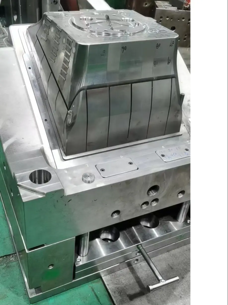 Customized CNC machining service plastic mold making