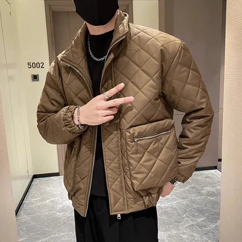 

Модная зимняя утепленная хлопковая куртка для мужчин с воротником-стойкой, свободного кроя, теплая верхняя одежда, повседневная молодежная модная модель из полиэфирного волокна