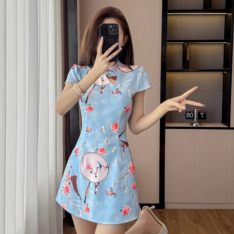 Modern Stretchy Cheongsam Set - Blue Fan Print Two Piece Outfit with Shorts, Petite-Friendly Elegant Qipao Dress Outfits view 3