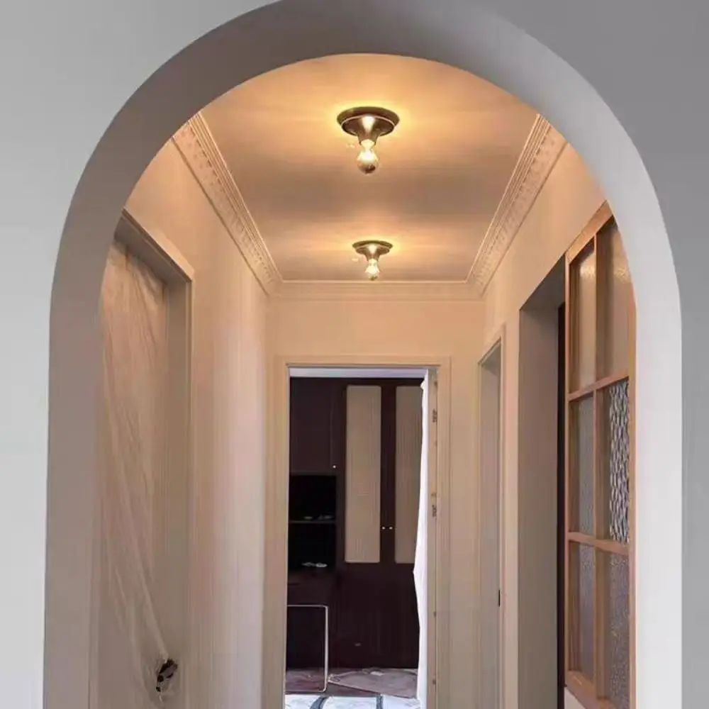 

Настенный светильник в винтажном стиле ретро НЛО, вдохновленный средневековьем, простой стиль Баухаус, авангардный уютный прикроватный светильник