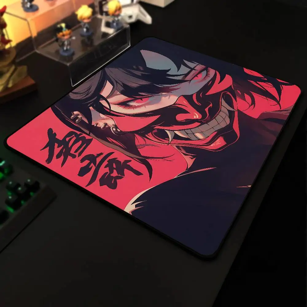 Japanese Demon Oni Mask Small Mouse Pad, Red Black Aesthetic Anime Samurai Girl Non-slip Desk Mat for Gaming and Home Office