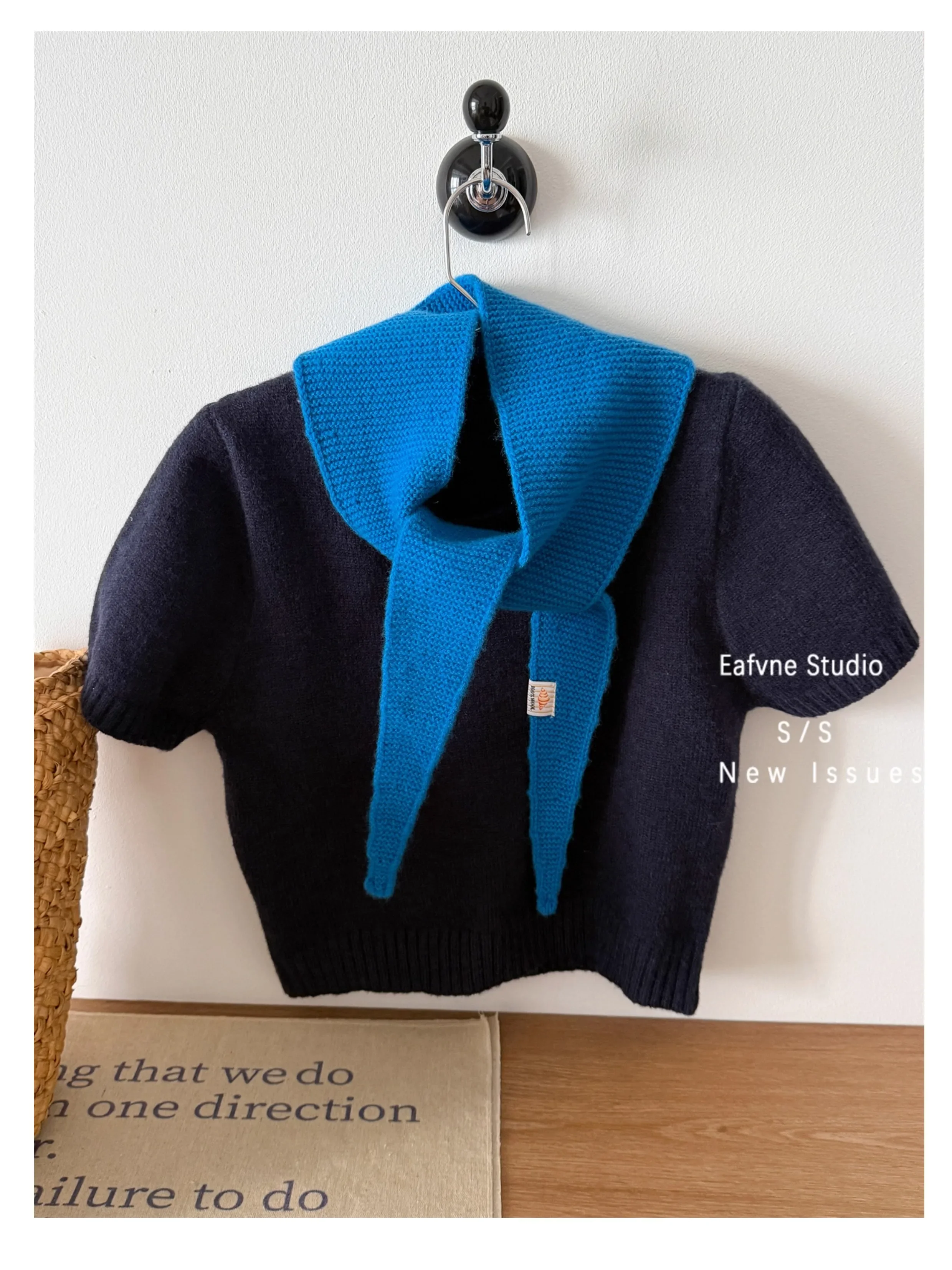 

Sophie Scarf Mini Croissant 100% Wool Niche Thin Triangular Long Strip Small Scarf Women Autumn Winter Neck Protection Scarves