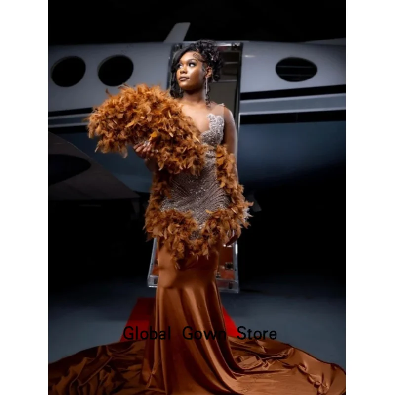 Latte Brown Mermaid Luxus-Abschlussballkleider 2026, Perlen-Strasssteine, Abschlussfeier-Kleider für schwarze Mädchen, individuell gestaltet