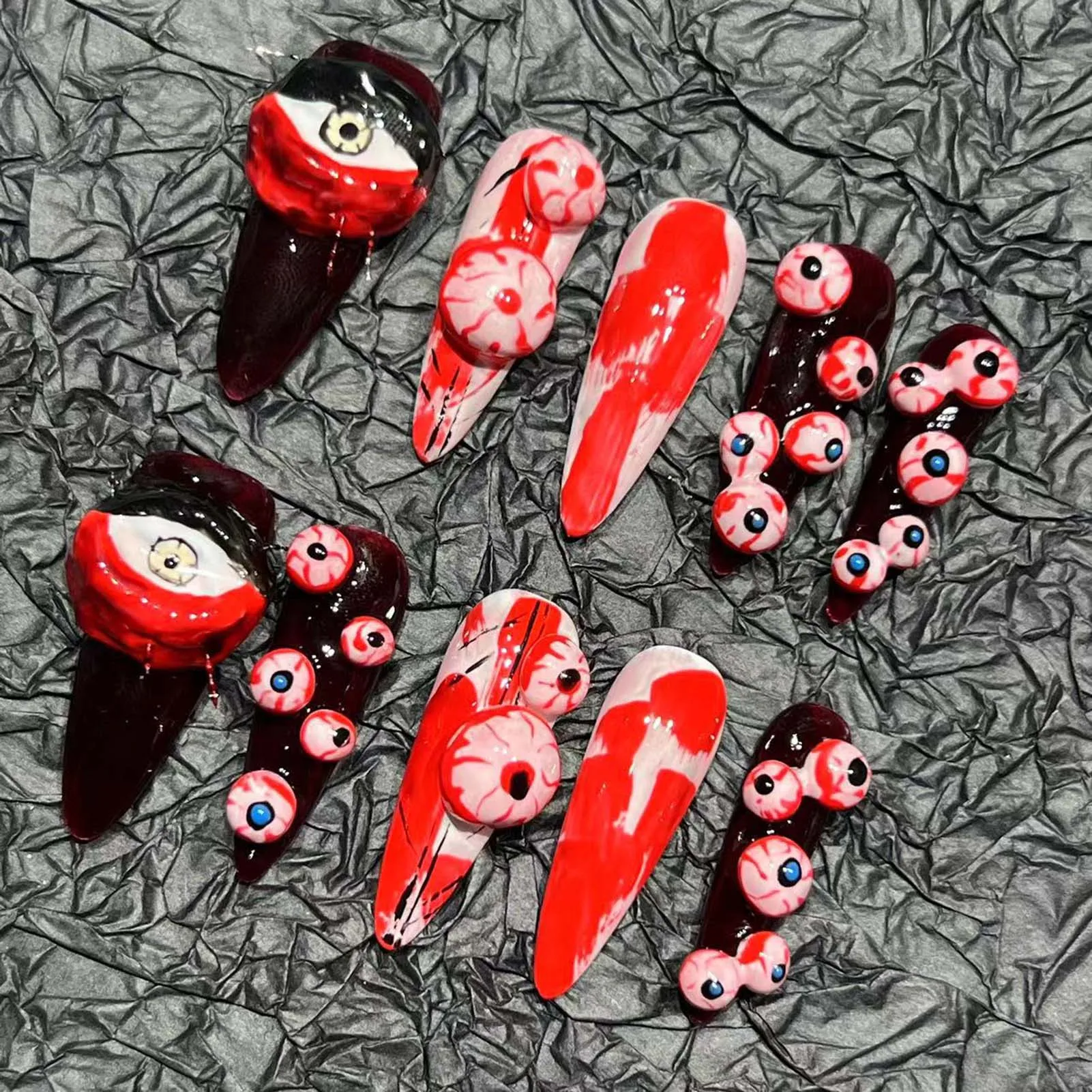 Ręcznie robiona prasa na paznokcie Punk Dark Style Halloween Fałszywe paznokcie Czarno-czerwone straszne gałki oczne Długie migdałowe sztuczne