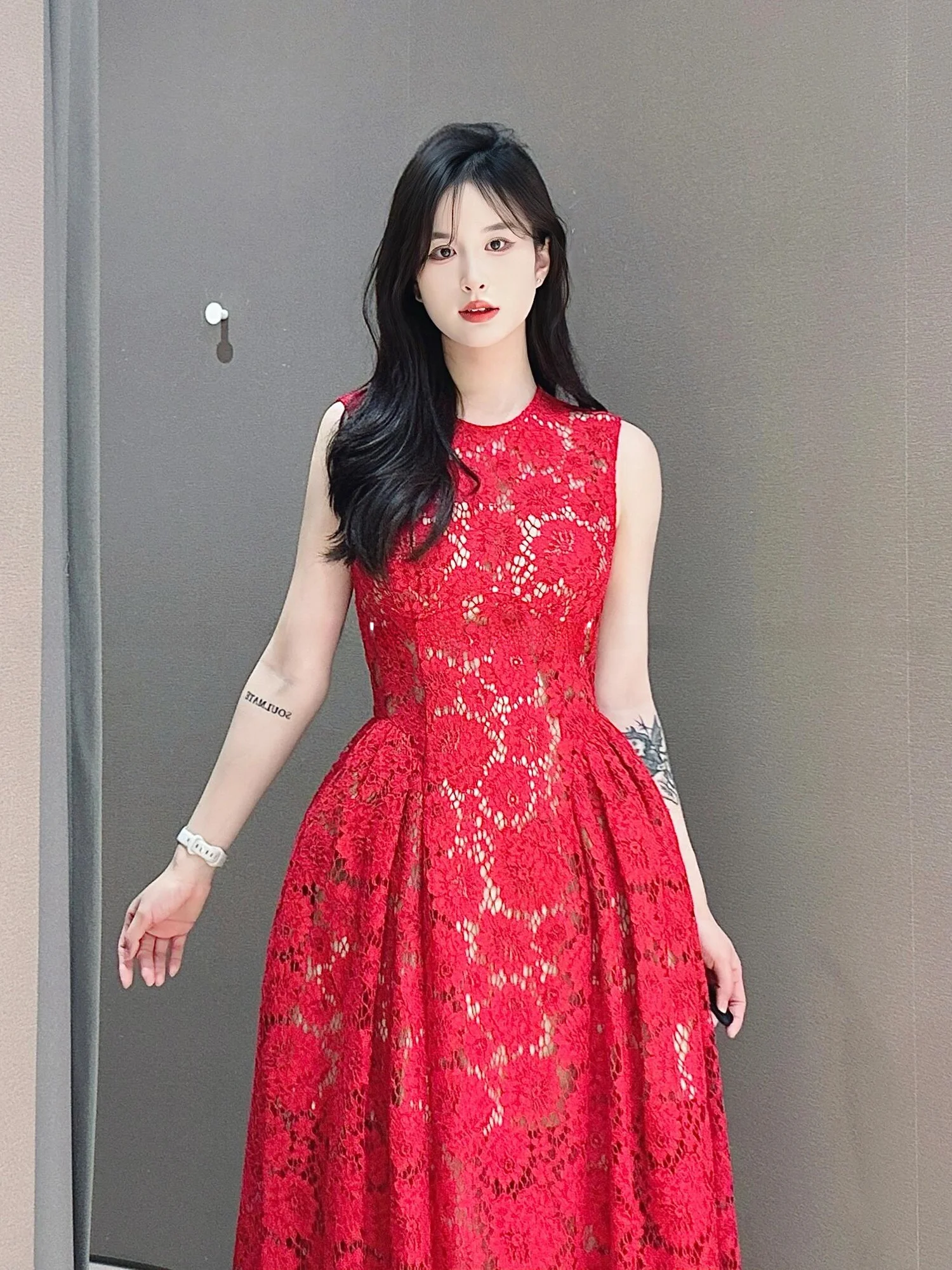 Vestido E Longo Sem Mangas de Renda com Cintura Ajustada Estilo Colete Verão Nova Chegada Moda Fena