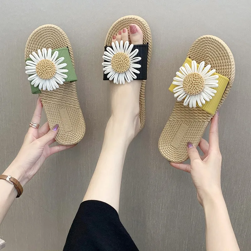 Korean Version of Fashionable Outerwear Flat Bottomed Soft Bottomed Indoor Shower Sandals and Slippers