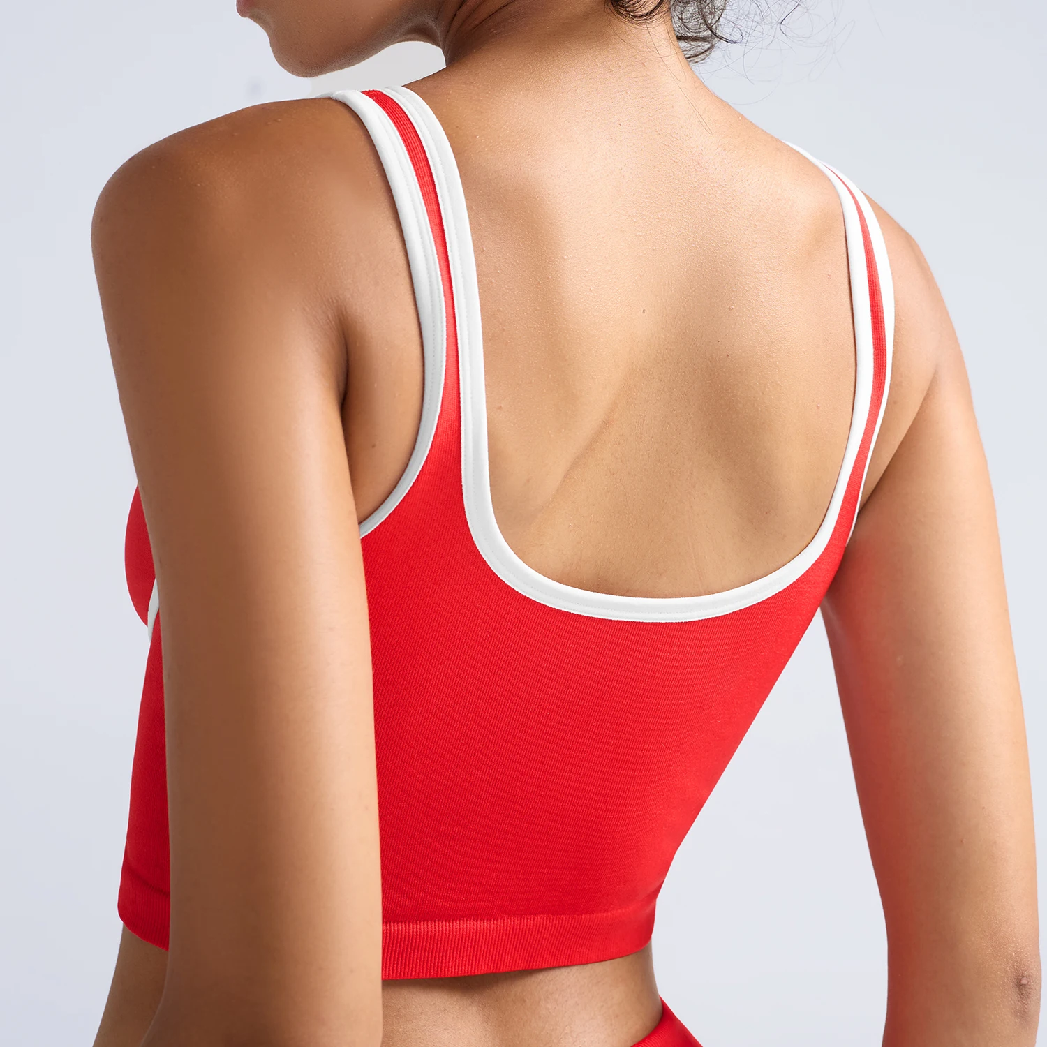 حمالة صدر رياضية بألوان متباينة للنساء بدون وسادة مرنة للياقة البدنية، صدرية جميلة للجري، ملابس رياضية للصالة الرياضية