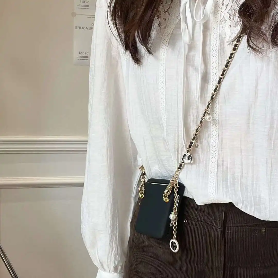 

Для Samsung Galaxy Z Flip 6 5 4 3, модный роскошный кожаный кошелек с бриллиантами, мягкий чехол для телефона с ремешком через плечо