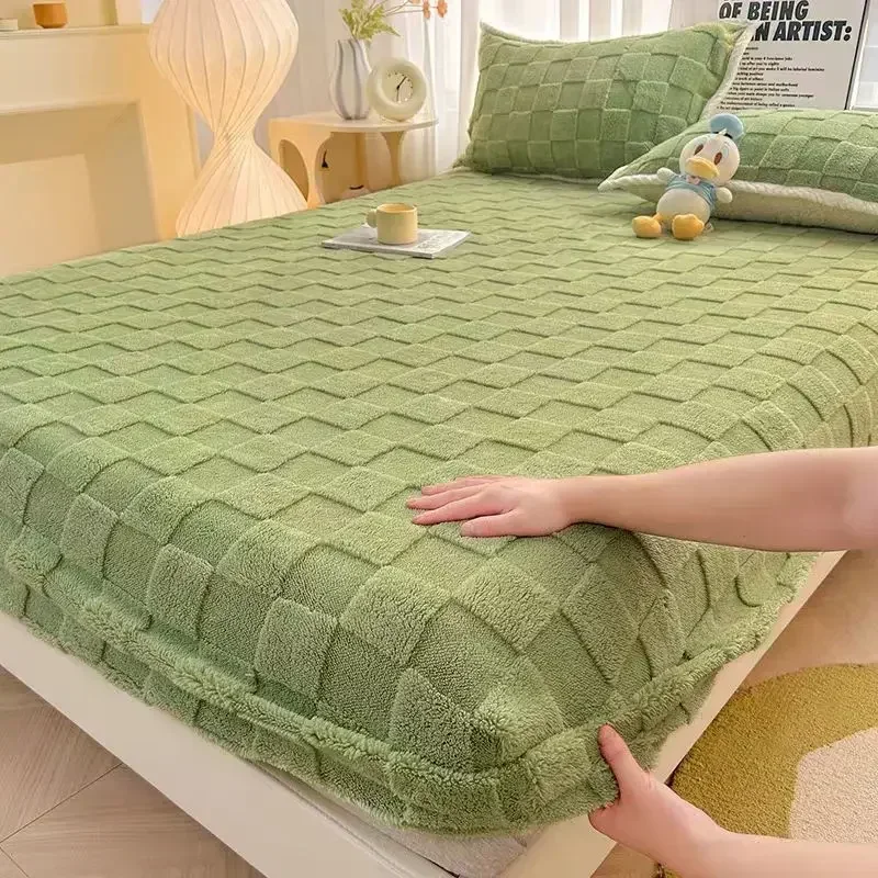 

Big Grid Plush Warm Mattress Cover Winter Velvet Material Fitted Sheet Pillowcase Thickened Bed Cover Mattress Protector