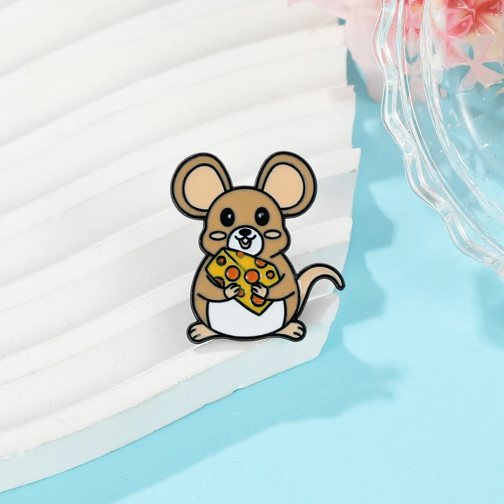 Alfileres esmaltados de ratones y queso de dibujos animados, broches de figura de rata y ratón, venta al por mayor