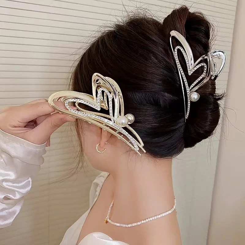 Love Hollow Diamond Pearl Hair Clip Women's Back of the Head Shark Grab Clip Temperament Fashion Out Hair Accessories