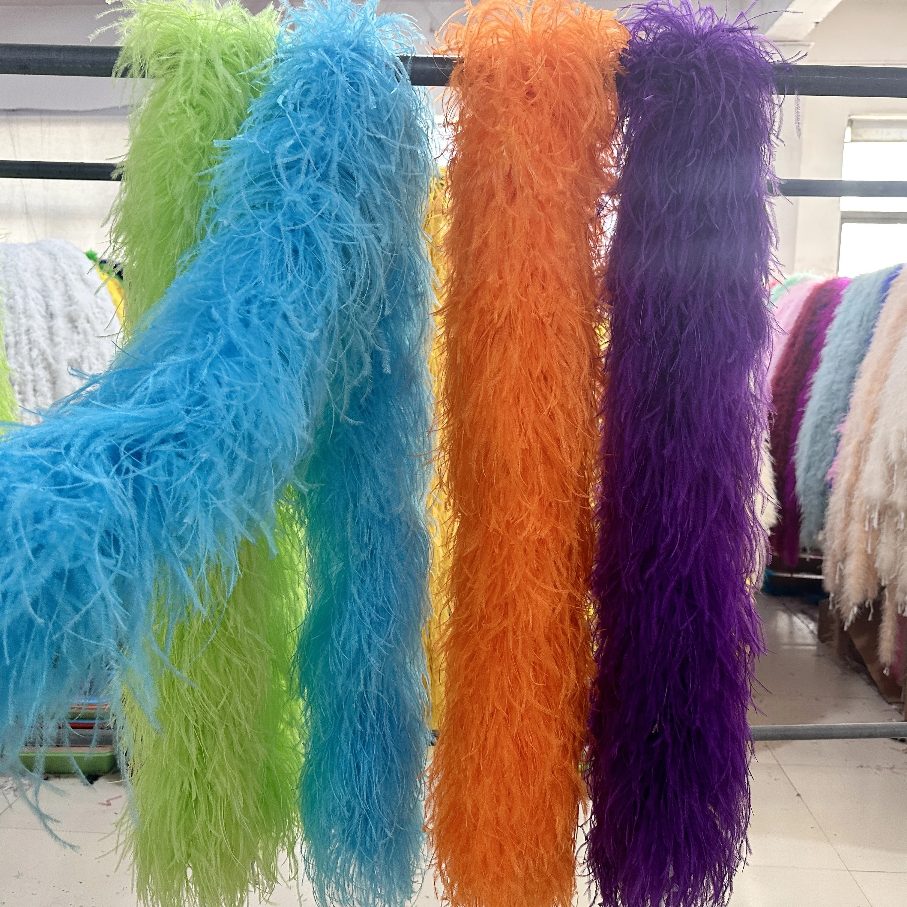 2Meters Dyed Ostrich Feathers Boa 2Ply 6Ply 10Ply 15Ply 20Ply Fluffy Ostrich Plumes Shawl for Clothes Wedding Carnival DIY Craft