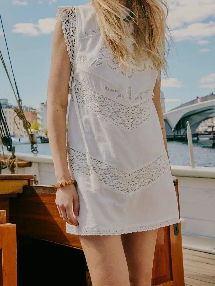 Womens Sleeveless Tie Side Embroidered Mini Dress Sexy Y2k Ruffle Hem Boho Hollow Out Sundress Flowy Lace Trim Babydoll dress