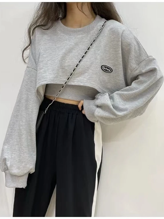 シックな半袖スウェットシャツとストラップセット春秋の新デザイン女性のファッショナブルなバットウィングスリーブ通勤スタイル綿インナー 1