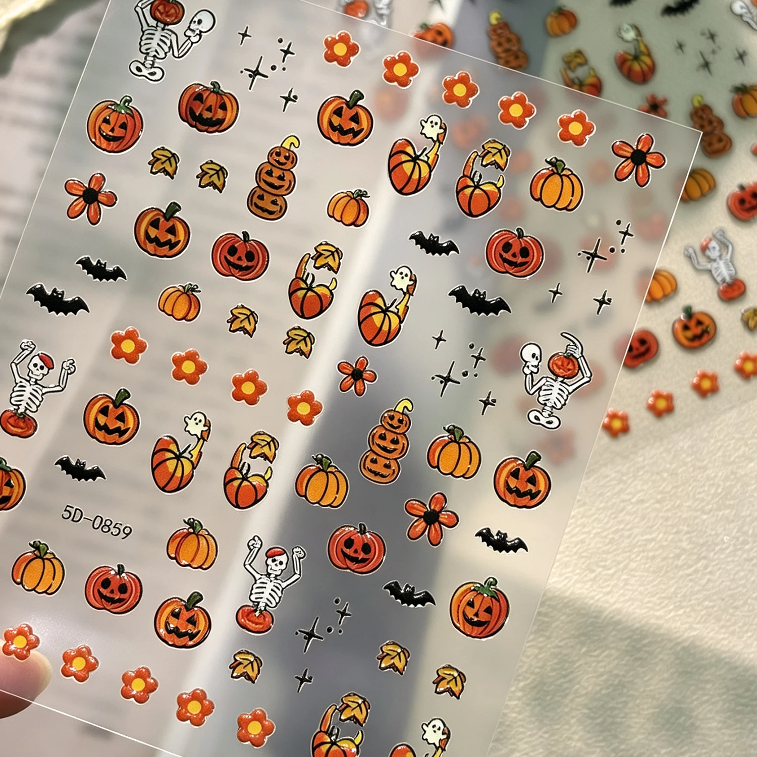 1 Stück 5D Niedliche Kürbis-Nagel-Halloween-Aufkleber Skelett/Fledermaus/Geist/Blume Nagelsticker Selbstklebende Halloween-Kürbis-Nageldekoration R3 – Detail 6