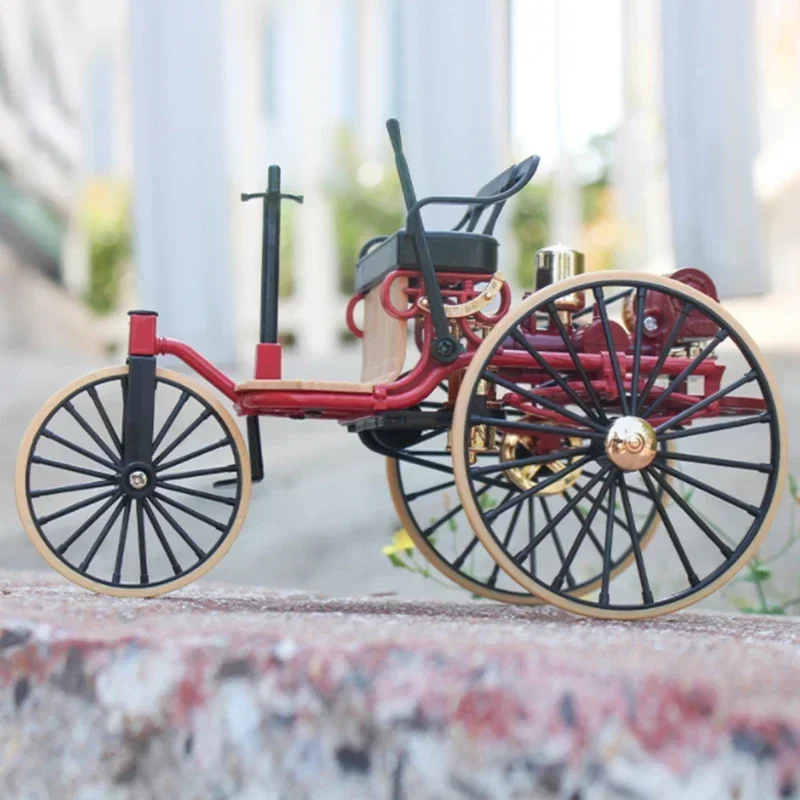 Modelo de triciclo de coche clásico de aleación de Motor de patente Benzs, juguete de Metal fundido a presión, coche antiguo Retro, colección de simulación para niños, 1:12, 1886