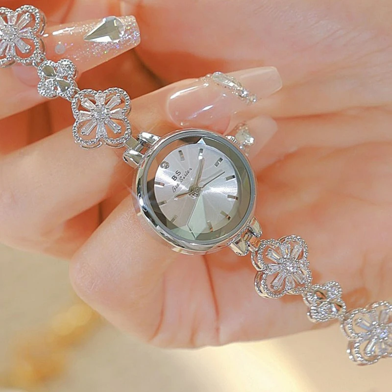 Fashion Ladies Women's Watches Clover Quartz Wristwatches Stainless Steel Bracelet Wristwatch Montres Chain Watch Reloj de mujer