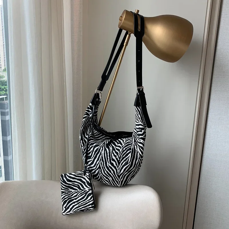 Zebra Pattern Print Large Capacity Crossbody Chest Bag Casual Shopper Purses Canvas Half-Moon Women Shoulder Bags