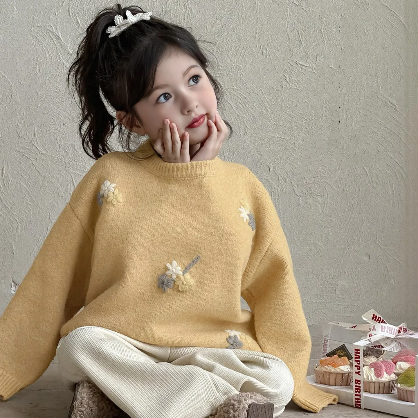 

Girls Sweater 2025 Autumn and Winter New Style Versatile Flower Round Neck Embroidered Loose Knitted Top