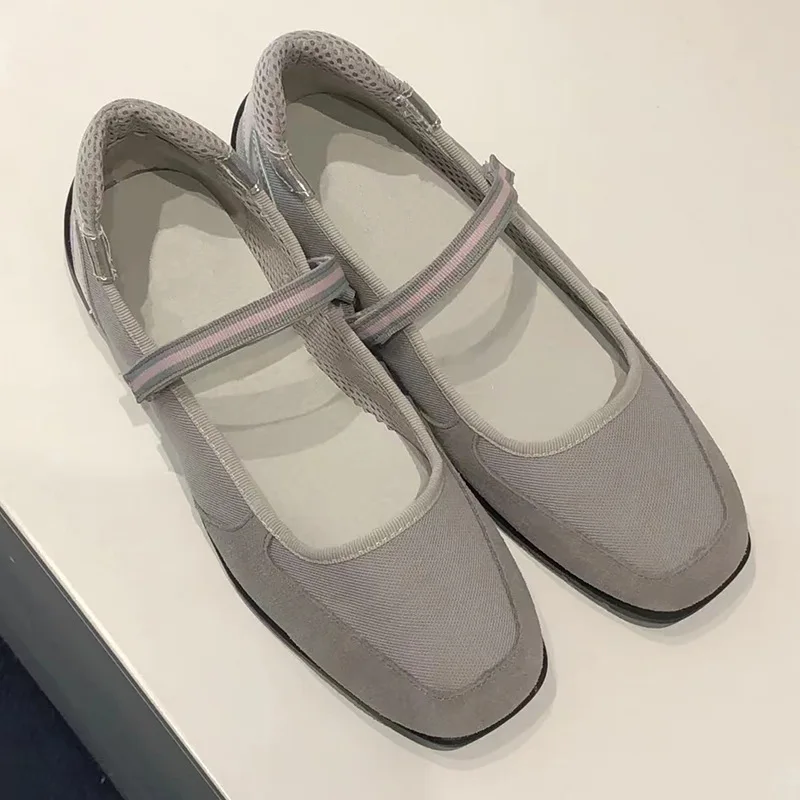 New Korean Niche Design Flat Bottomed Shallow Mouth Single Shoe, Comfortable and Casual One-Piece Belt Mary Jane Women's Shoes