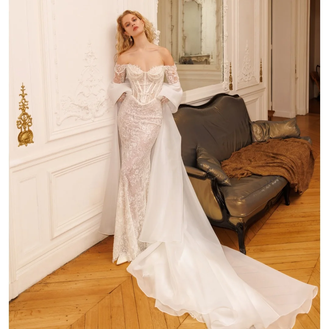 

Свадебные платья в стиле русалка с открытыми плечами, длинными рукавами, кружевом, шлейфом и накидкой, в стиле бохо, на заказ.