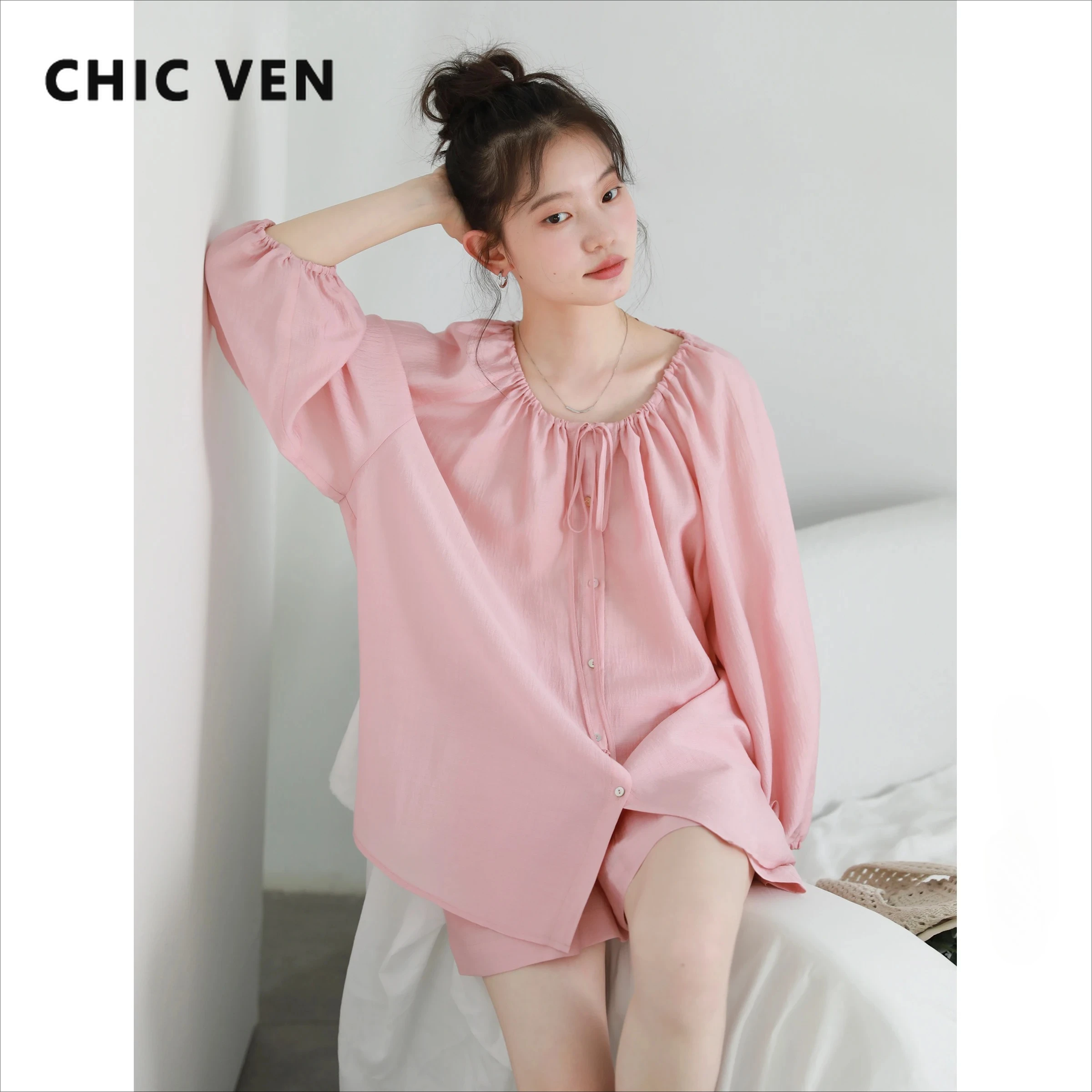 

CHIC VEN модные женские рубашки однотонные с круглым вырезом свободные повседневные блузки с объемными рукавами и высокой талией женские шорты комплект лето 2025