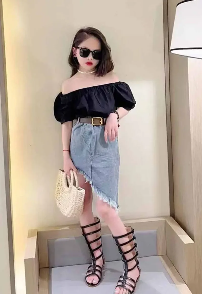 

Girls' Summer Set Fashionable New Children's Stylish One Neck Off Shoulder Short Sleeve T-shirt+Denim Skirt Two-piece Set