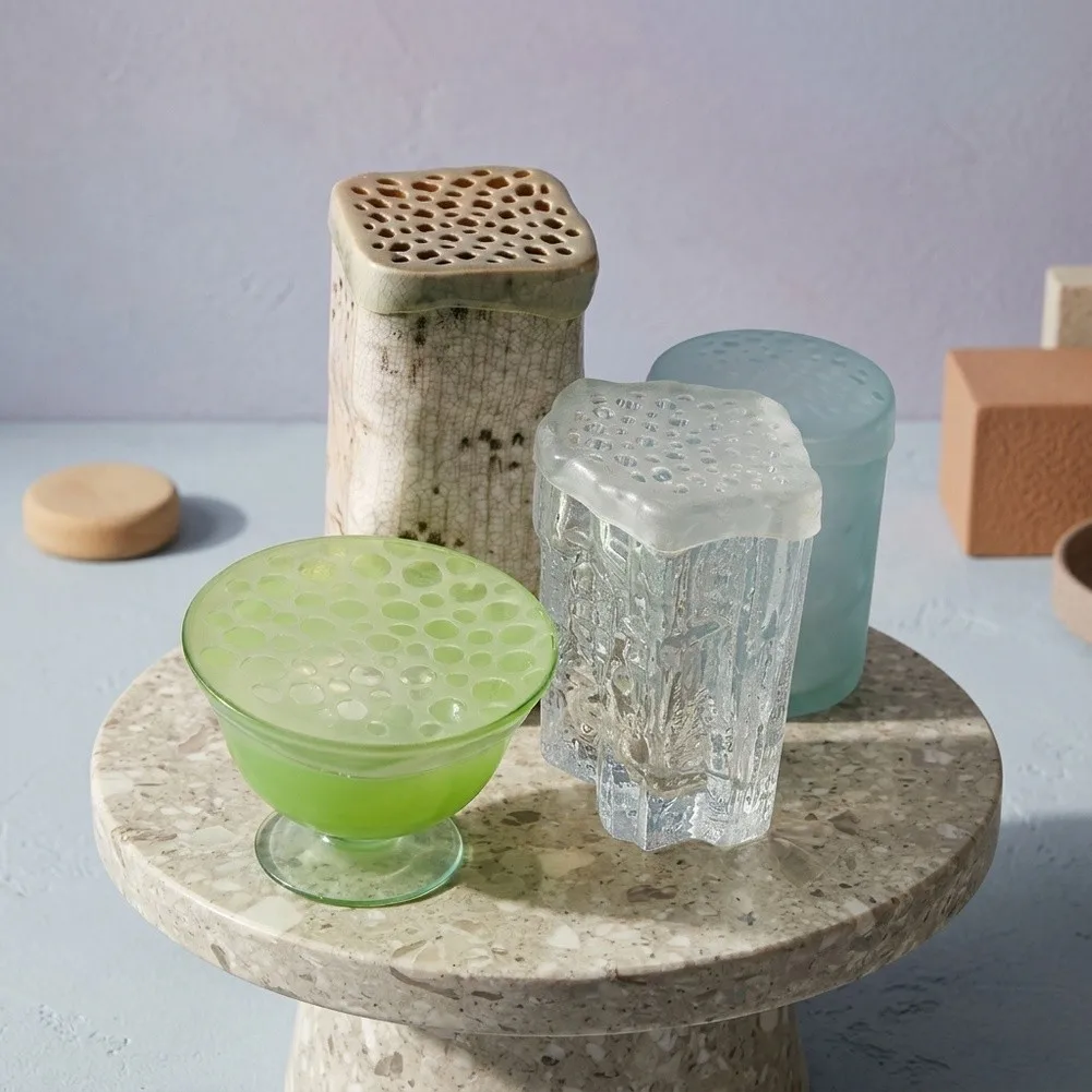 Flower Arranger Grid Silicone Material - for Easy to Trim and Fit for Round or Square Vase Openings 6.4x5.6x3.7 cm