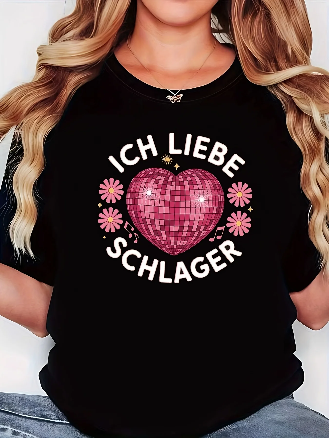 Women ICH LIEBE SCHLAGER German Disco Heart Flower Decoration Music Lover Artistic Letter Print Black Round Neck Short Tshirt