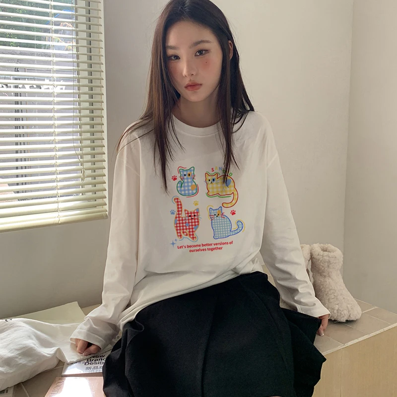 Animal Cat Graphics Autumn Long-sleeved Women T-shirt Korean Kawaii Loose Fashion Street Top Casual Oversized Women's Clothes