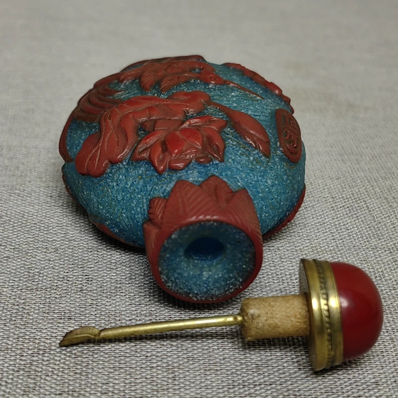YIZHU CULTUER ART Size 8.2×4.8 cm Chinese Old Beijing Glaze Carving Bird Lotus leaf Crane Statue Snuff Bottle