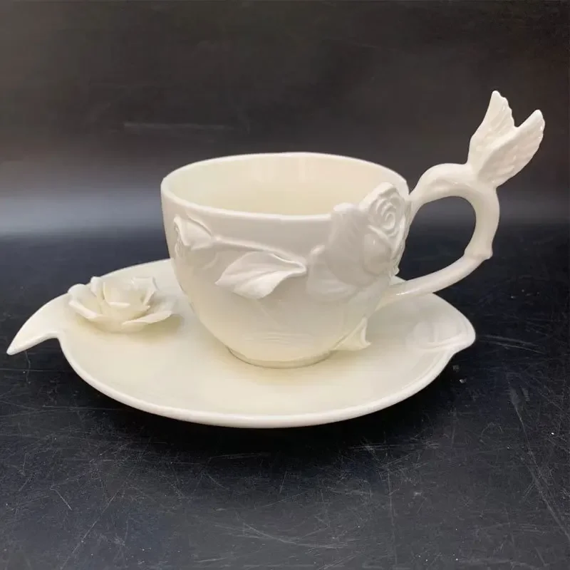 

Retro pinched flower plate European heavy industry relief three-dimensional hand-glued flower ceramic fruit plate household