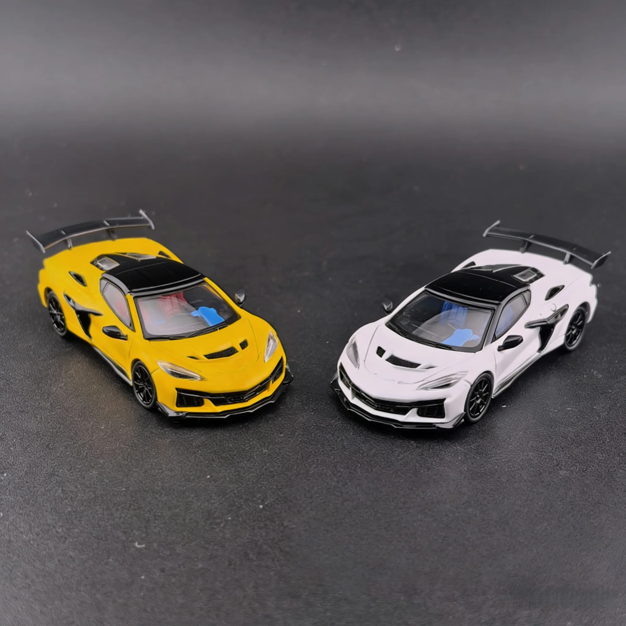 FineWorks64 1/64 Corvette C8 ZR1 Silica Alloy Car Model