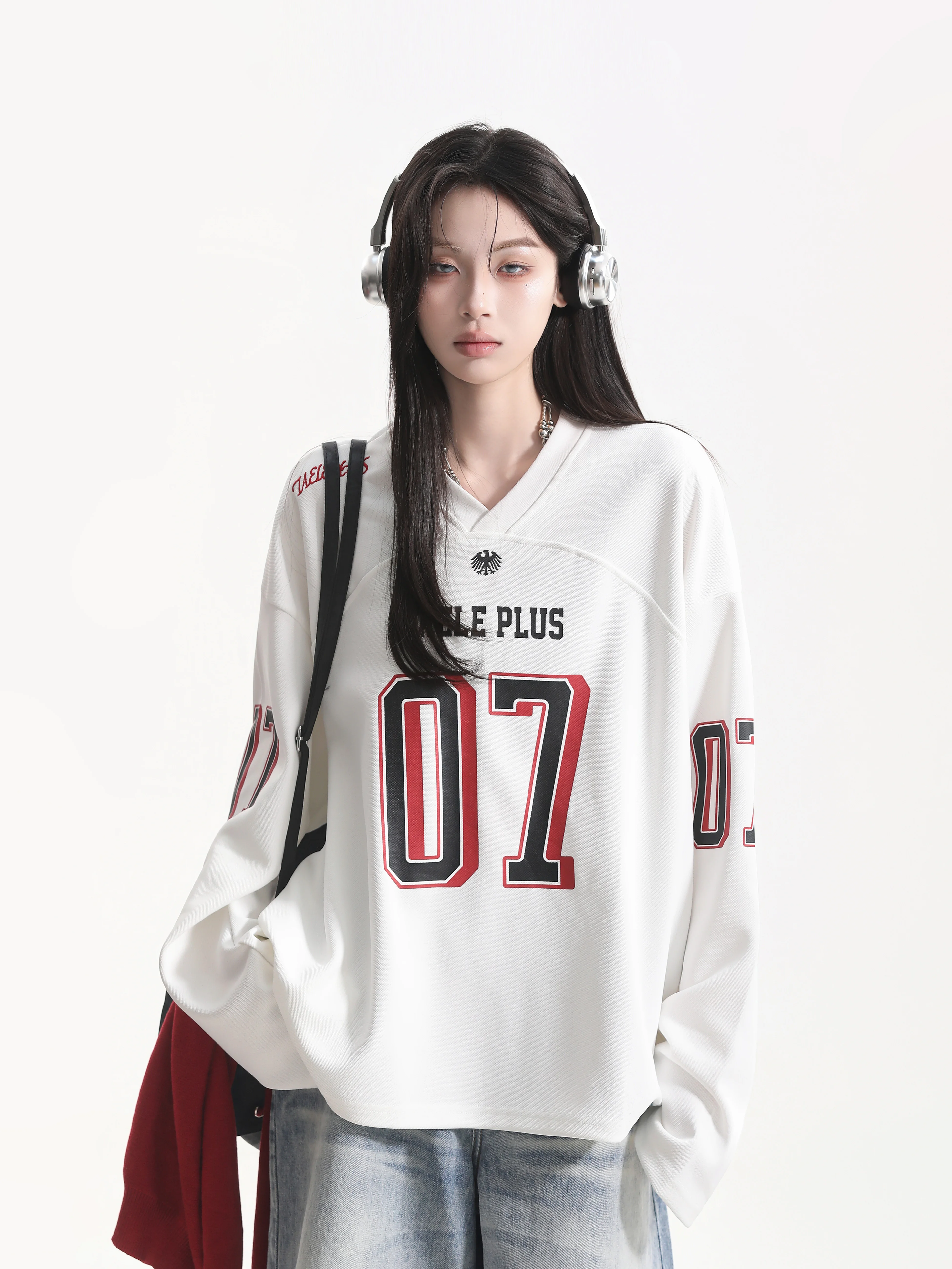 Early Autumn Sporty V-neck Oversize American Style T-shirt Casual Loose Fit Pure Color Long Sleeve Printed Contrast Collar
