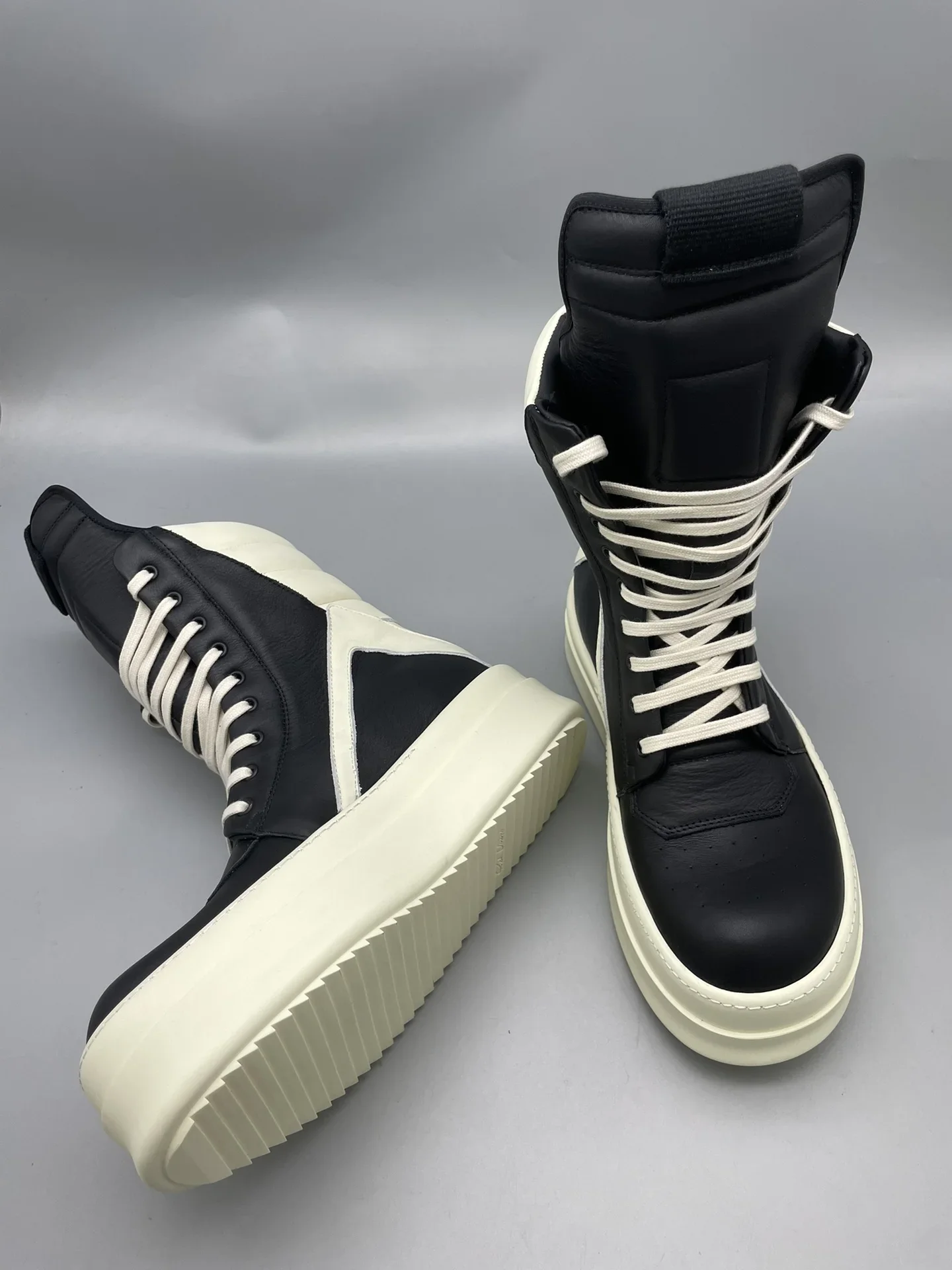 Owen Seak Men High Top Shoes Platform Woman Sneakers Leather Lace Up Zip Gothic Heels Luxury Vintage Trendy Designer Boots Black