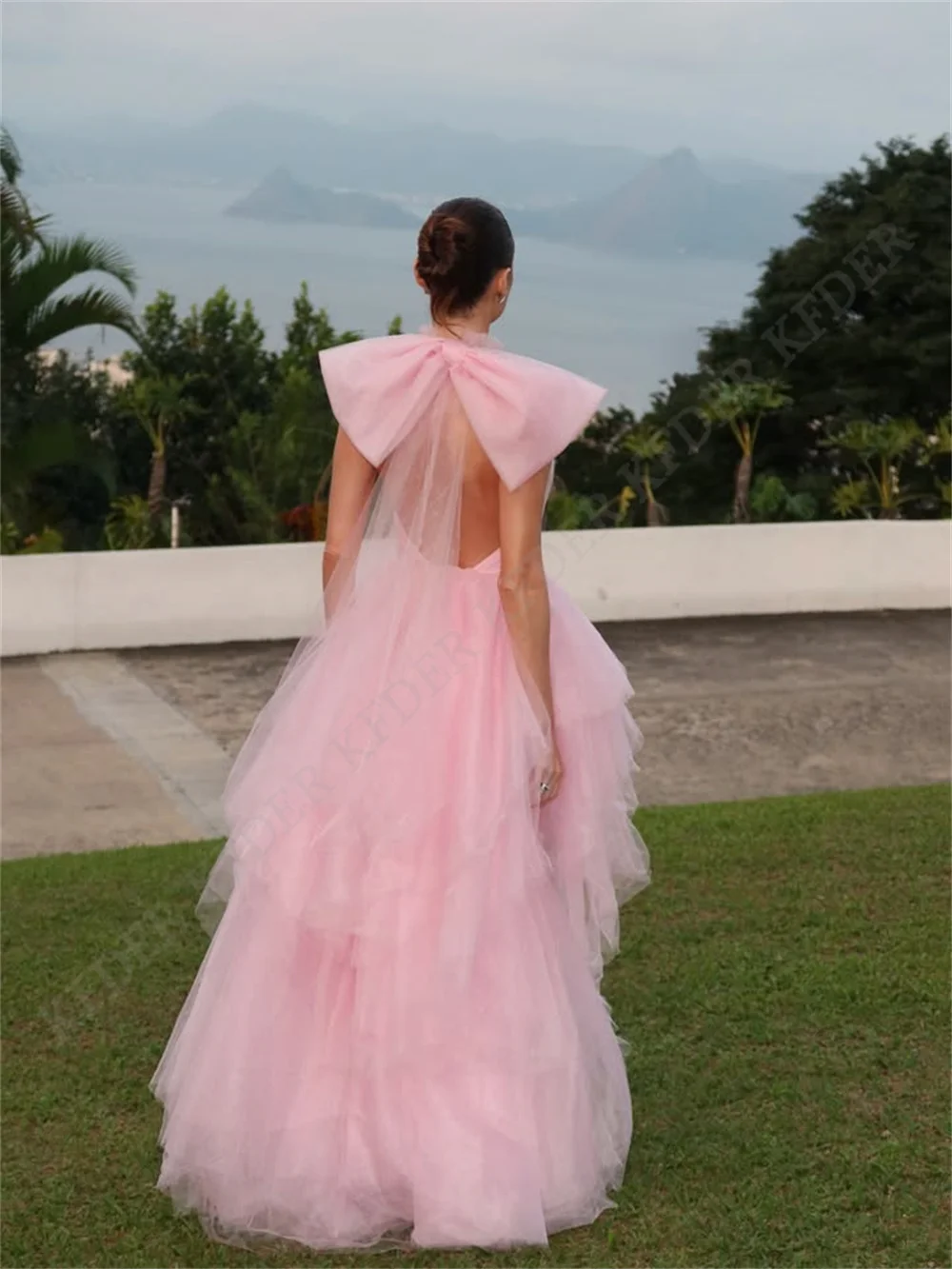 Princess Pink Backless Tulle Tiered Wedding Party Dresses Back Bow Floor Length Bridal Gowns High Low Ball Gown Customized