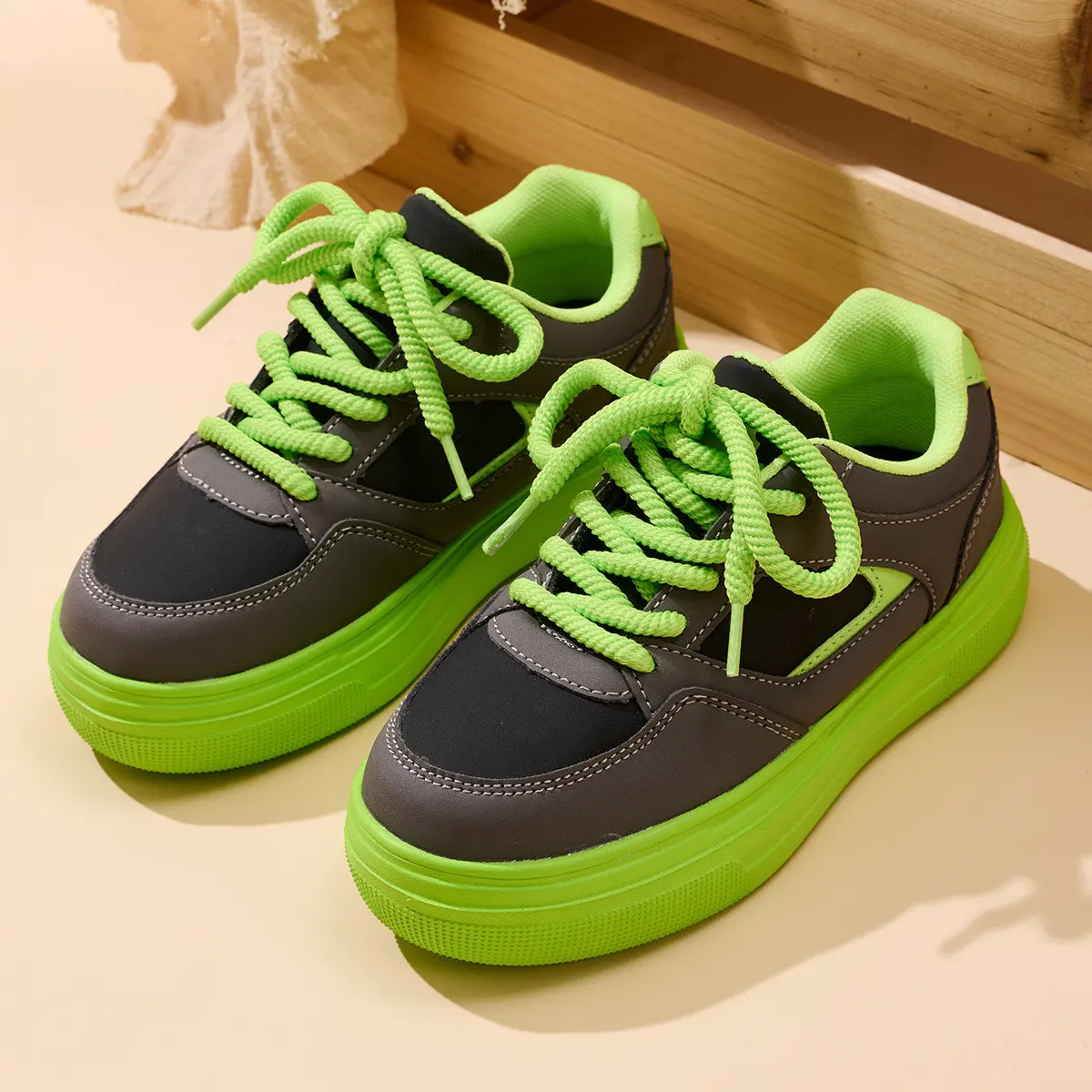New Fashion Green Children's Skateboard Shoes Size 30-39 Comfort Flat Outdoor Sneakers Kids Non-slip Casual Sports Shoes Child