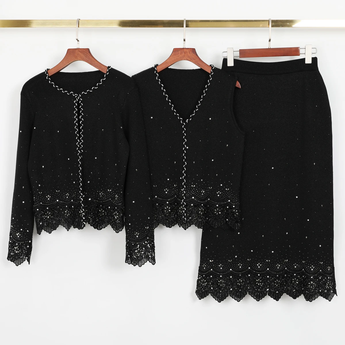 26103 Hochwertiges Frühjahr/Sommer Neues Modisches Luxus-Strickset mit Stretch-Diamantbesatz: Strickjacke + Top + Rock für Damen