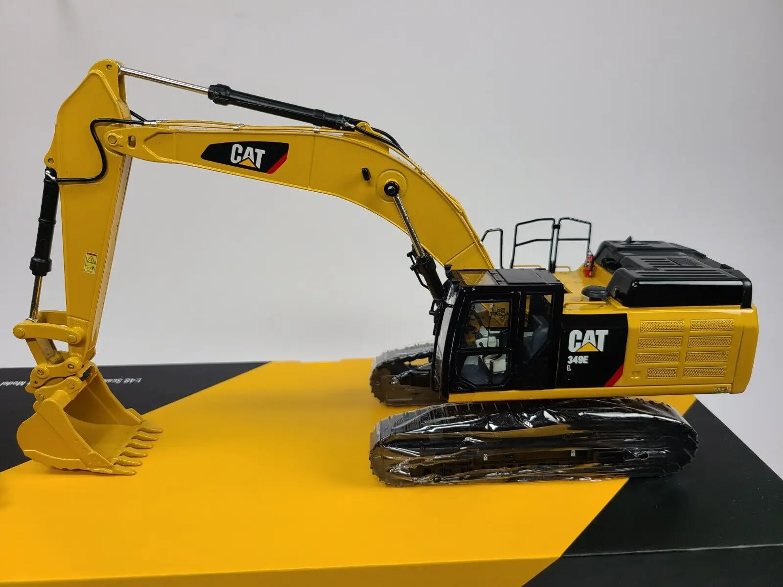 Exqusite Alloy Model Gift C C M 1:48 Caterpillar CAT 349E L Hydraulic Excavator Engineering Machinery Diecast Toy Model