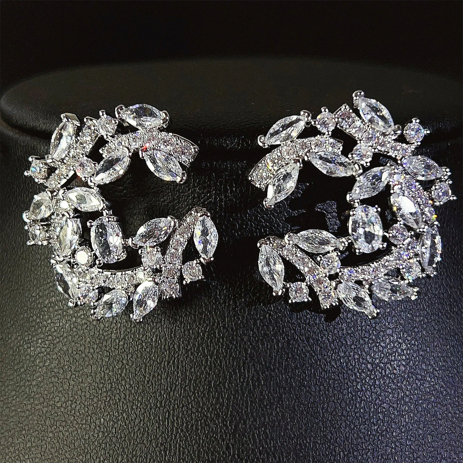 

Simple Everyday Focus Female Stud Earrings Dress Accessories Jewelry For Prom Wedding Party Travel Host Gift E321