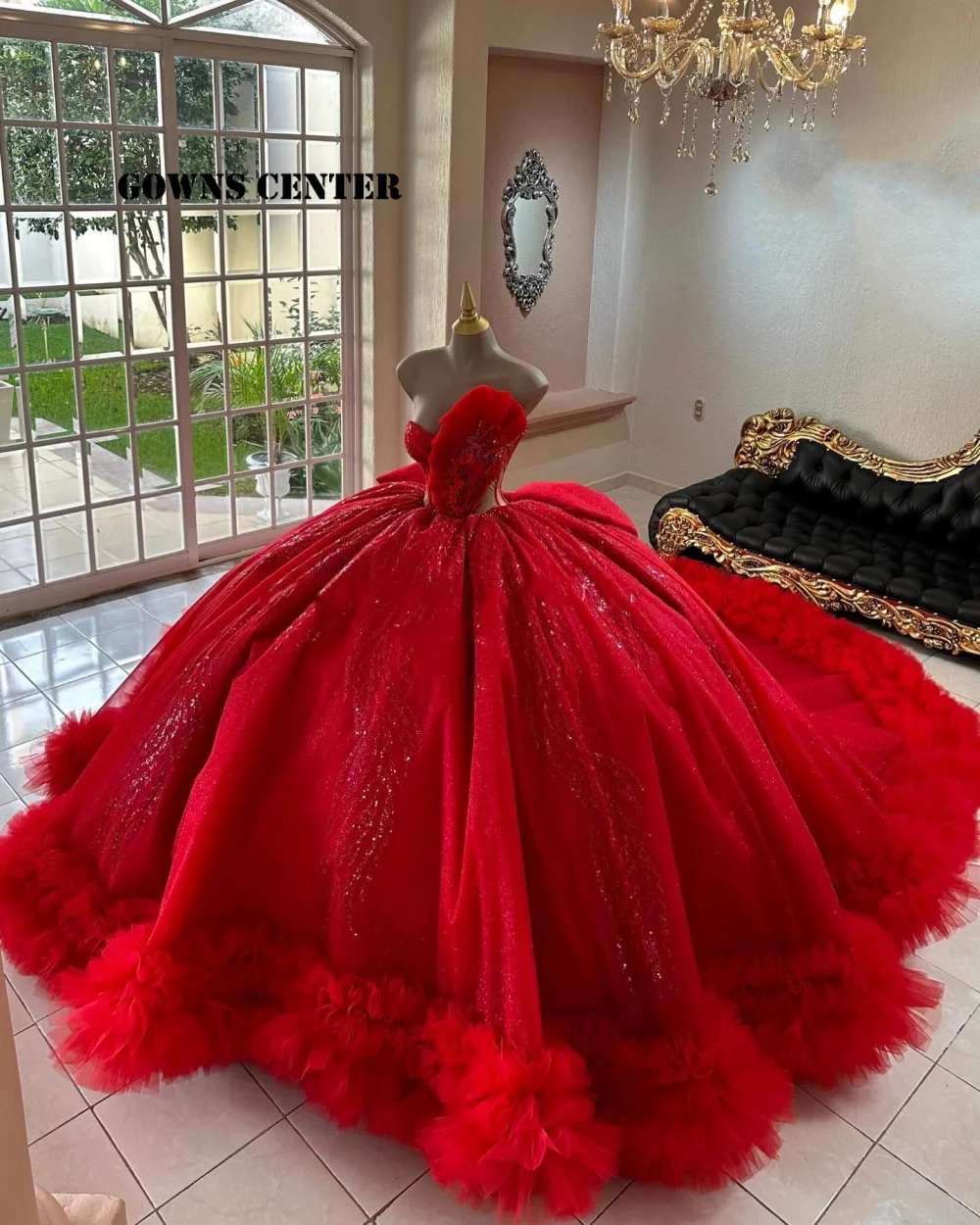 فساتين Quinceanera باللون الأحمر اللامع مع فيونكة من الدانتيل الذهبي لحفلات أعياد الميلاد على شكل قلب الأميرة فيستدوس دي 15 أنوس مخصصة