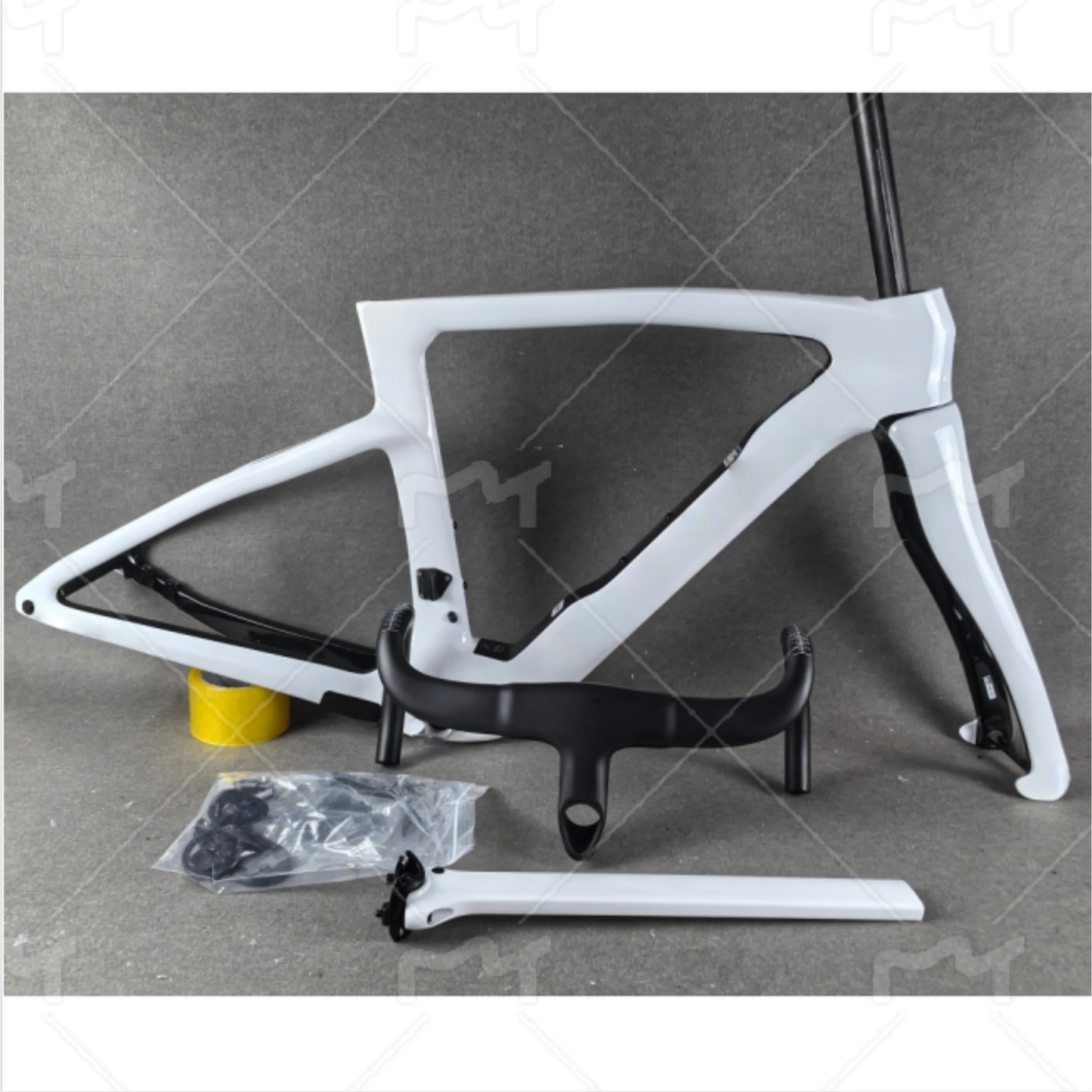 

Карбоновая рама шоссейного велосипеда F16 2025 F14 Карбоновые рамы F16 Шоссейный велосипед Карбоновая рама велосипеда Гоночная рама DPD UPS 456