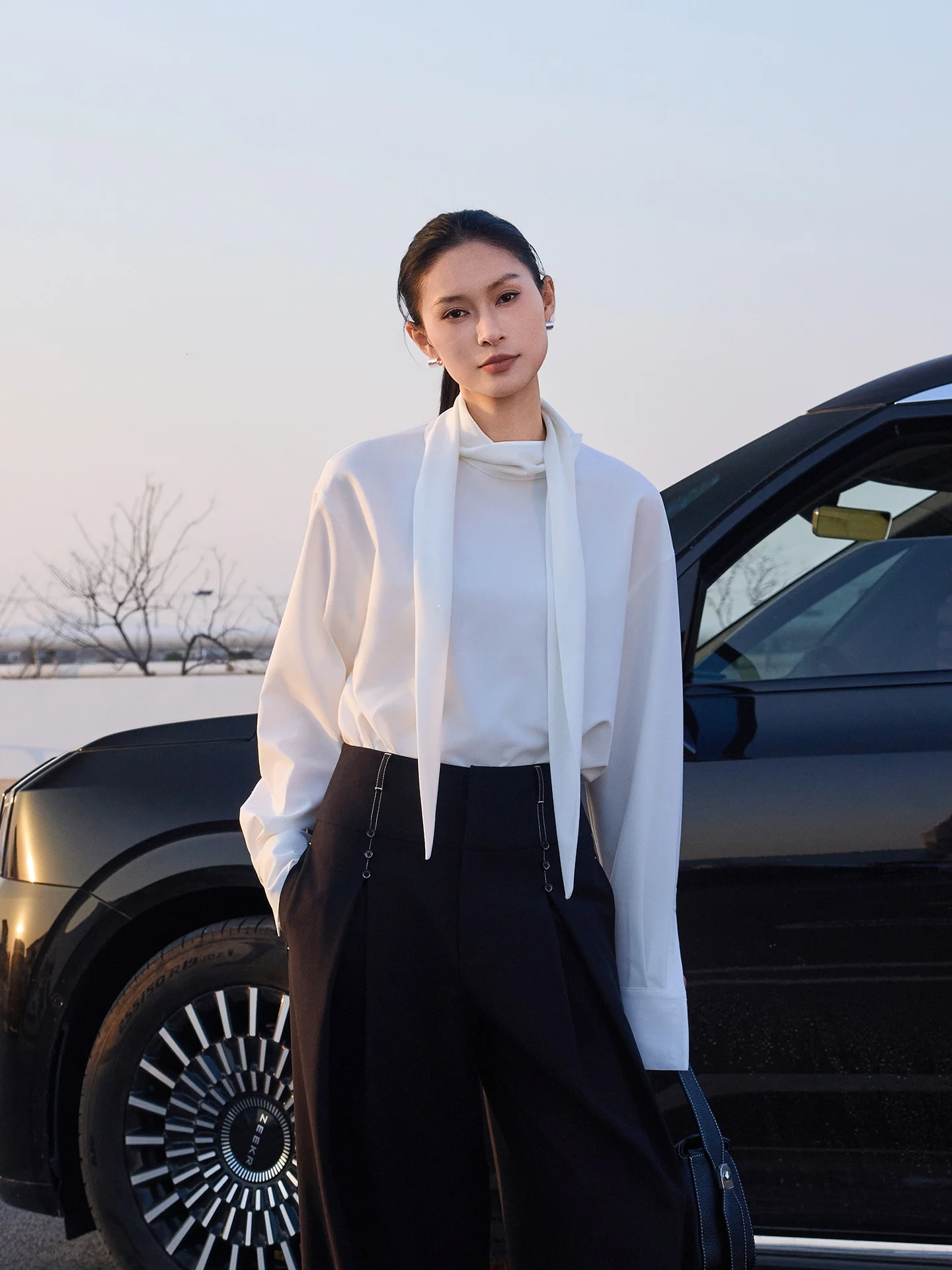 

Jieji Zhang: Новинка! Дышащая тонкая женская повседневная блузка с длинным рукавом из полиэстера, белая, для весеннего гардероба.